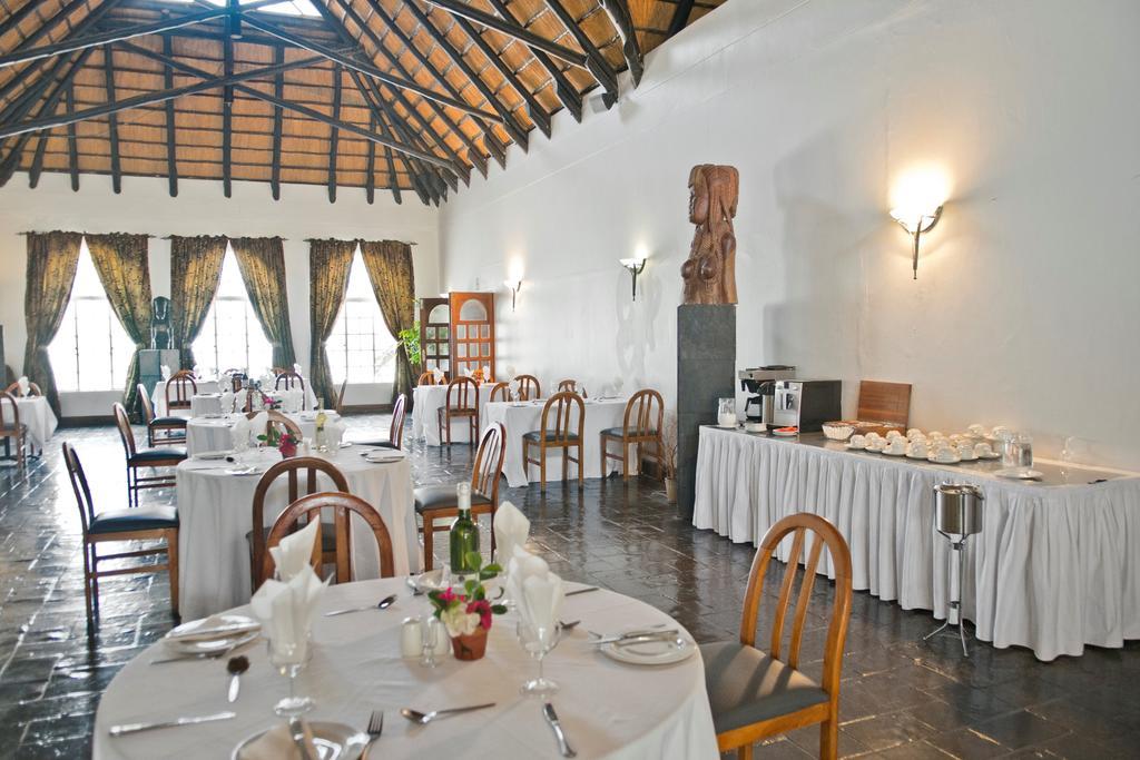Oshakati Country Hotel Ngoại thất bức ảnh