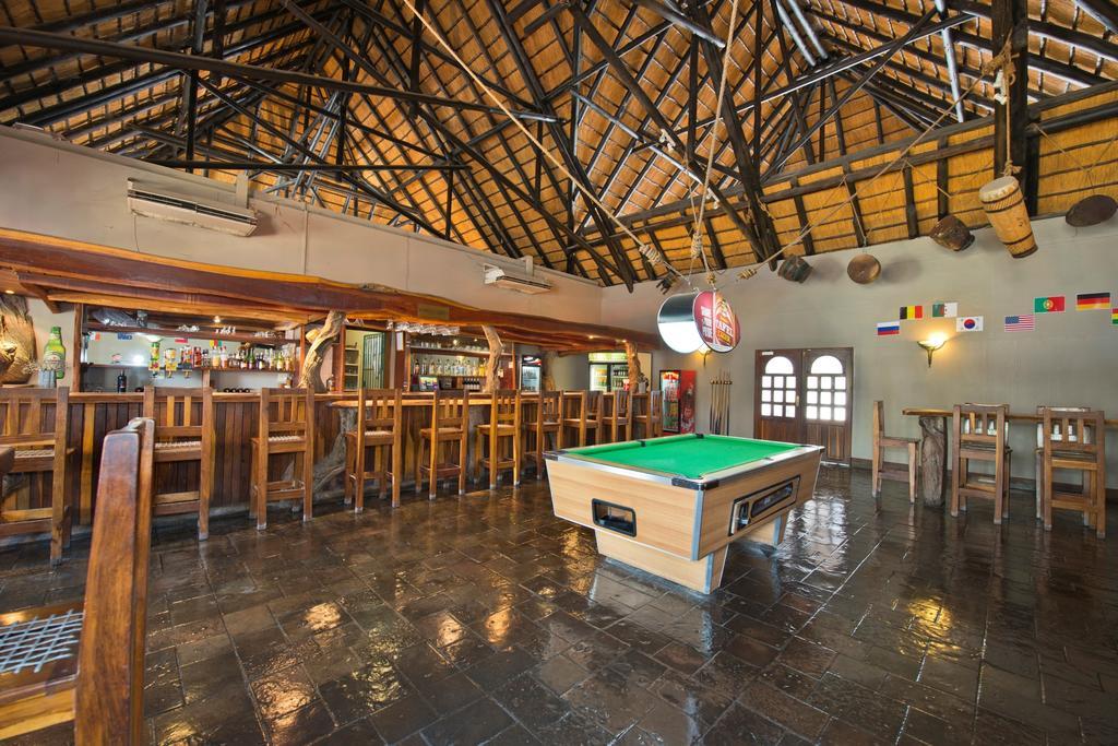 Oshakati Country Hotel Ngoại thất bức ảnh