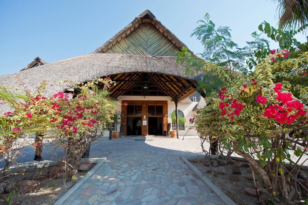 Oshakati Country Hotel Ngoại thất bức ảnh