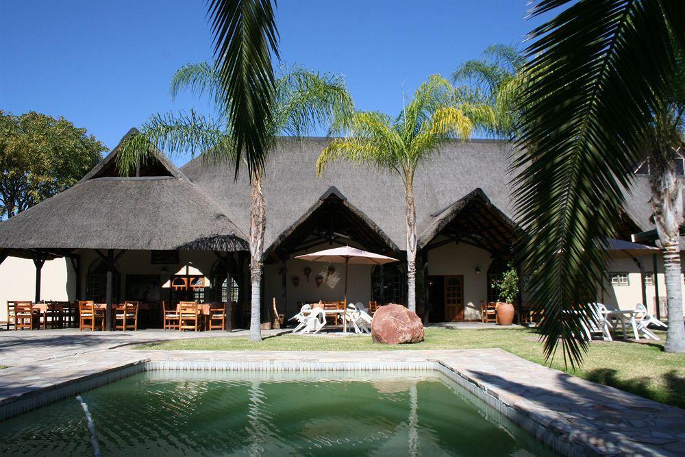 Oshakati Country Hotel Ngoại thất bức ảnh