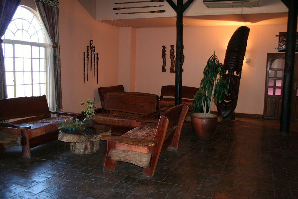 Oshakati Country Hotel Ngoại thất bức ảnh