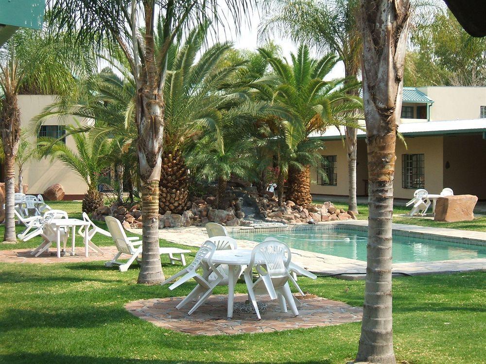 Oshakati Country Hotel Ngoại thất bức ảnh