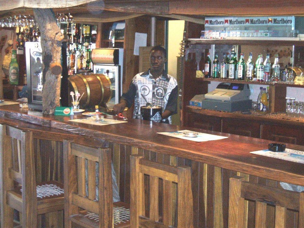 Oshakati Country Hotel Ngoại thất bức ảnh